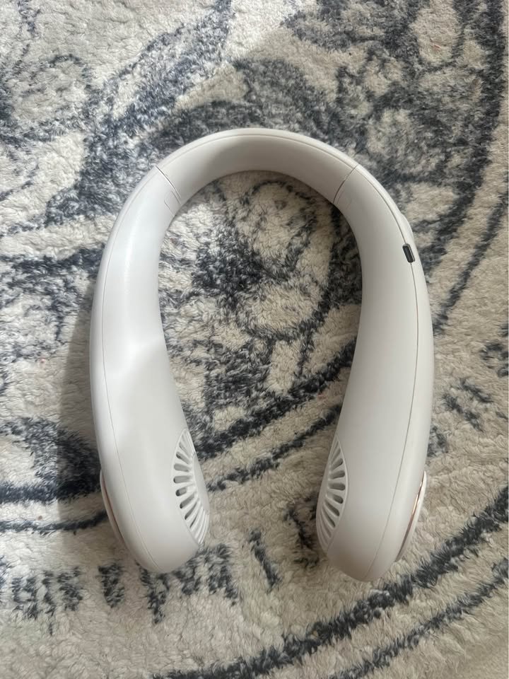 Portable Rechargeable Neck Fan